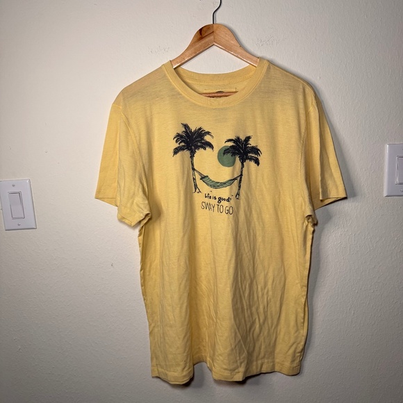 Life is Good Yellow Palm Tree Hammock T-Shirt Casual Beach Vacation Large - Picture 1 of 3